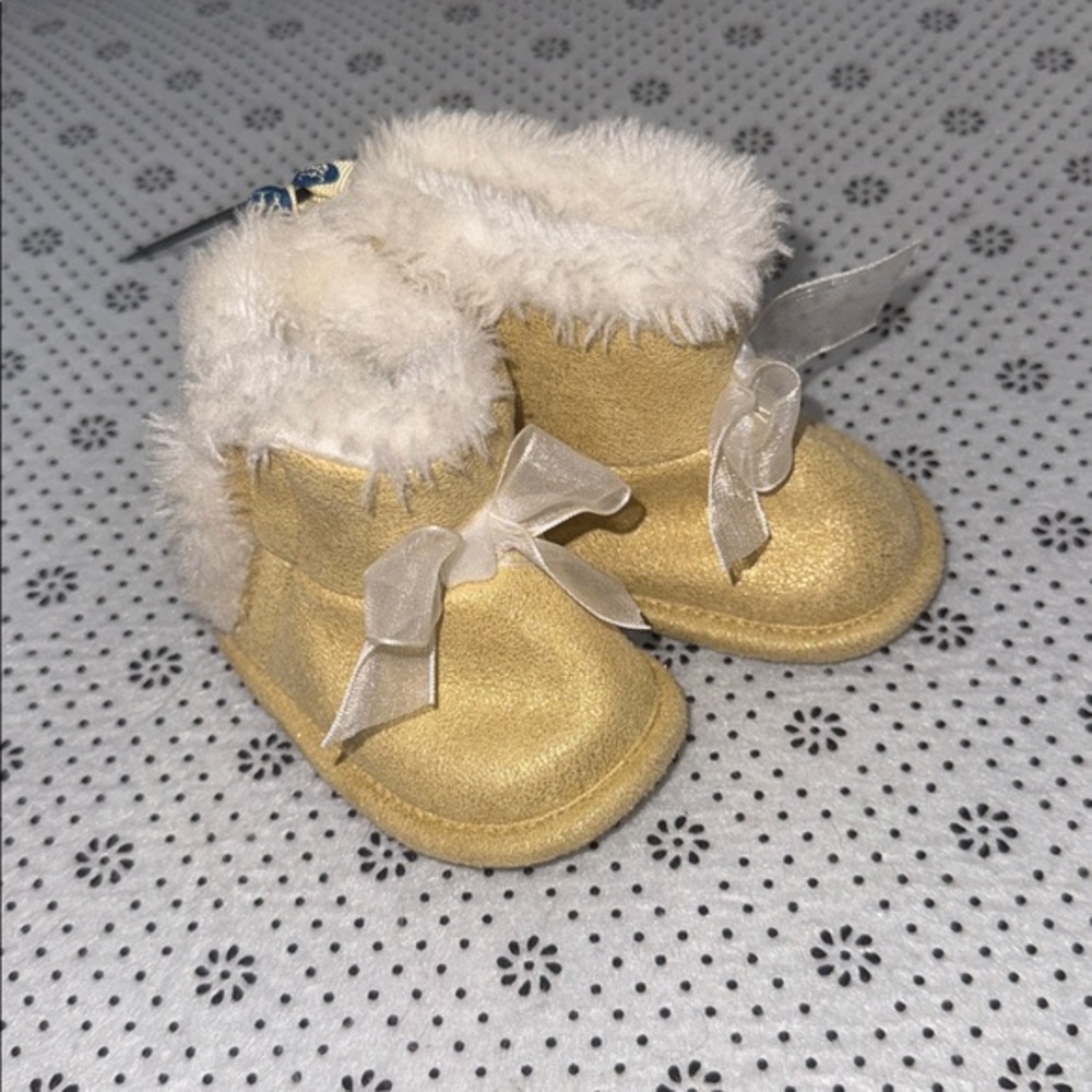 🛍 CUTE LITTLE GIRLS Boot SIZE 3-6 MONTHS 🛍